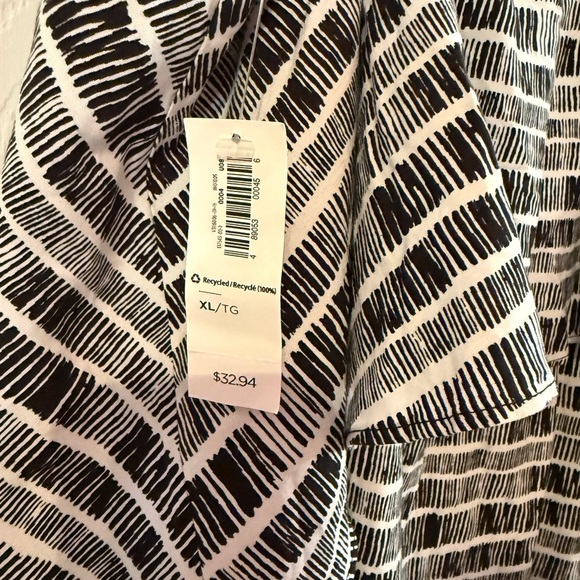 Old Navy Black and White Patterned Midi Dress - Picture 5 of 5